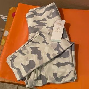 Gray camo leggings